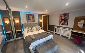 Luxury 5* Woodland Retreat, In The Woods.